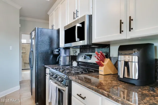 $2,500 | 141 Kingspointe Circle, Lafayette, LA 70508