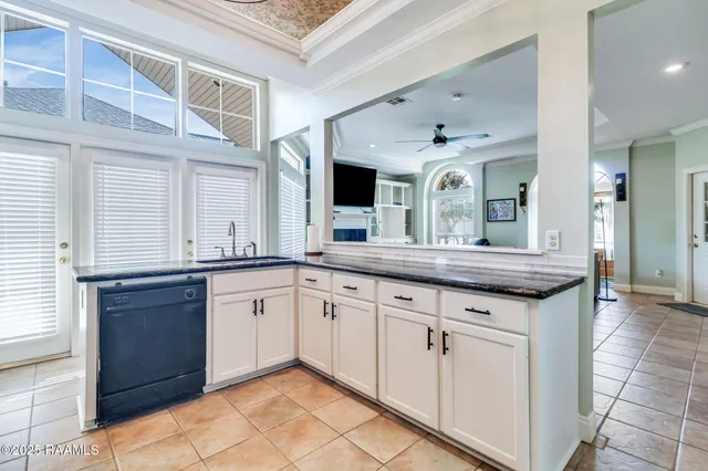 $2,500 | 141 Kingspointe Circle, Lafayette, LA 70508