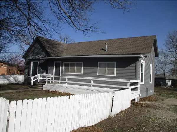 $69,000 | 105 2nd Street, Bartlett, KS 67332