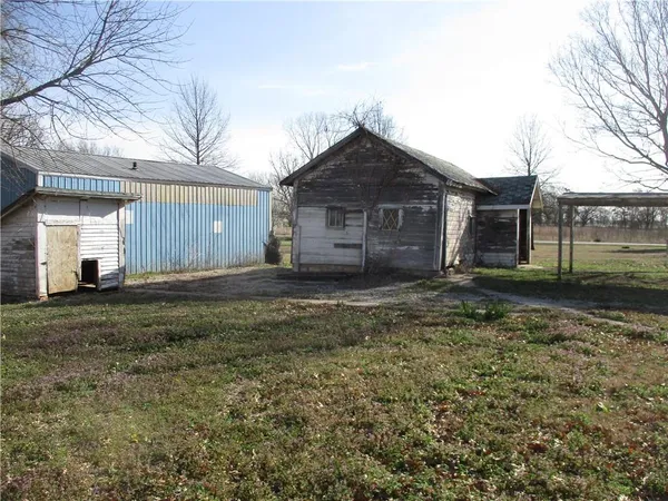 $69,000 | 105 2nd Street, Bartlett, KS 67332