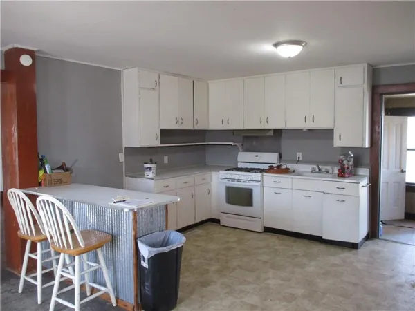 $69,000 | 105 2nd Street, Bartlett, KS 67332