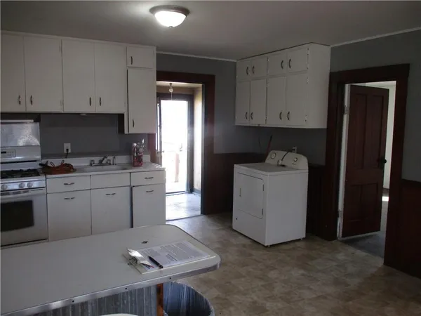 $69,000 | 105 2nd Street, Bartlett, KS 67332