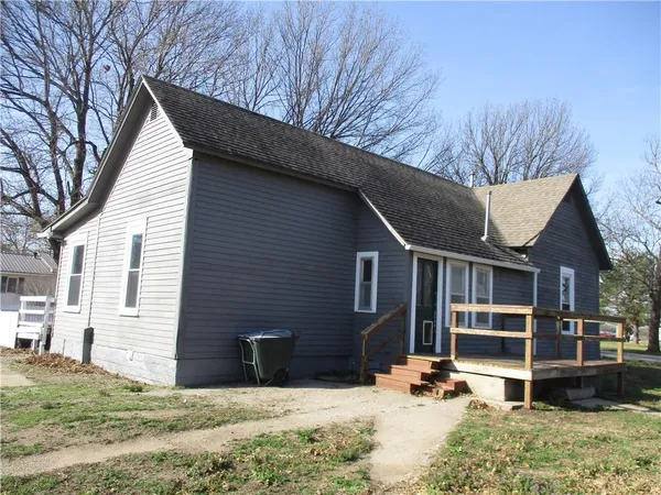 $69,000 | 105 2nd Street, Bartlett, KS 67332