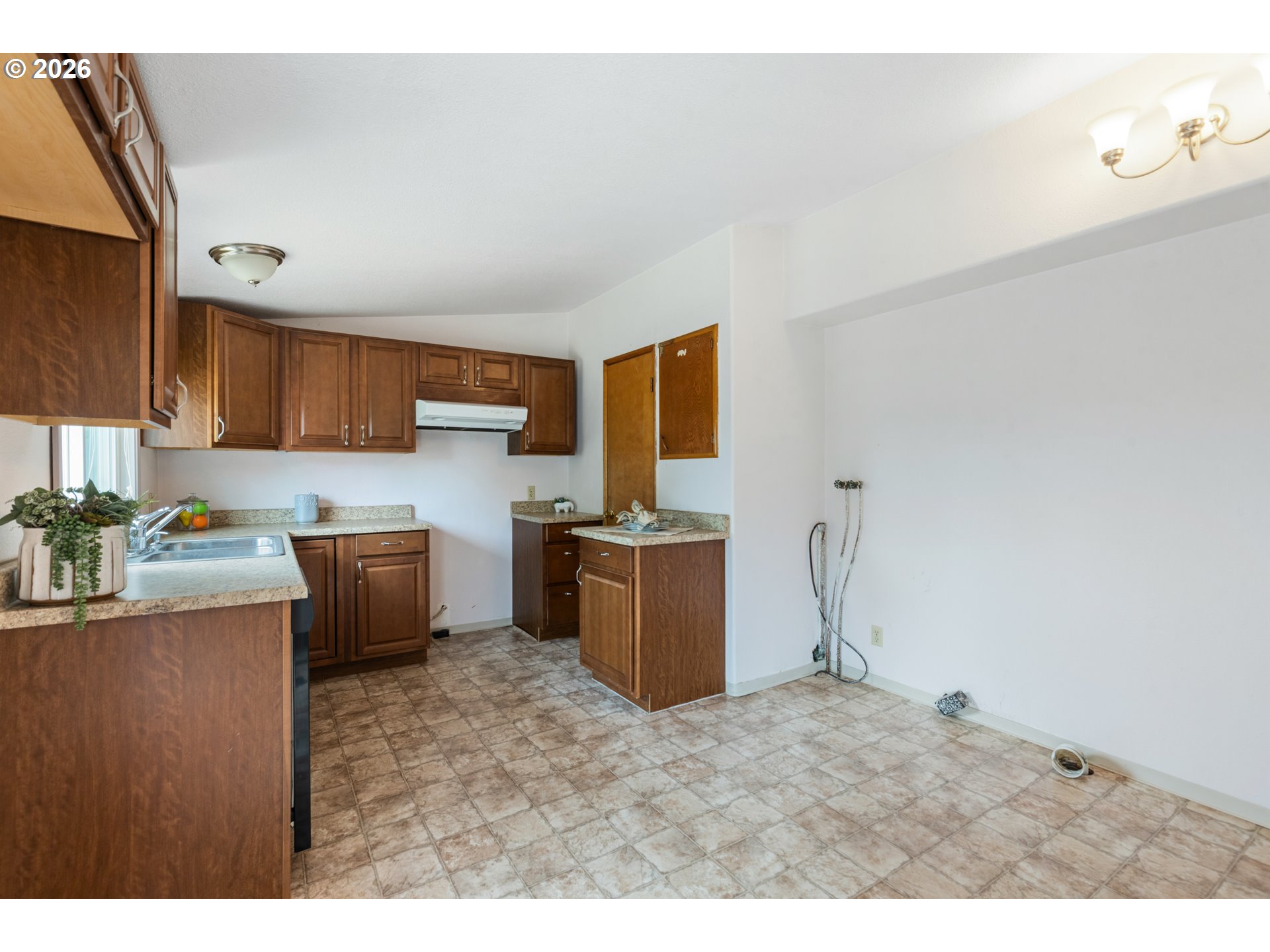 2522 Southwest Marshall Avenue Pendleton, OR 97801 - Photo 17 of 38