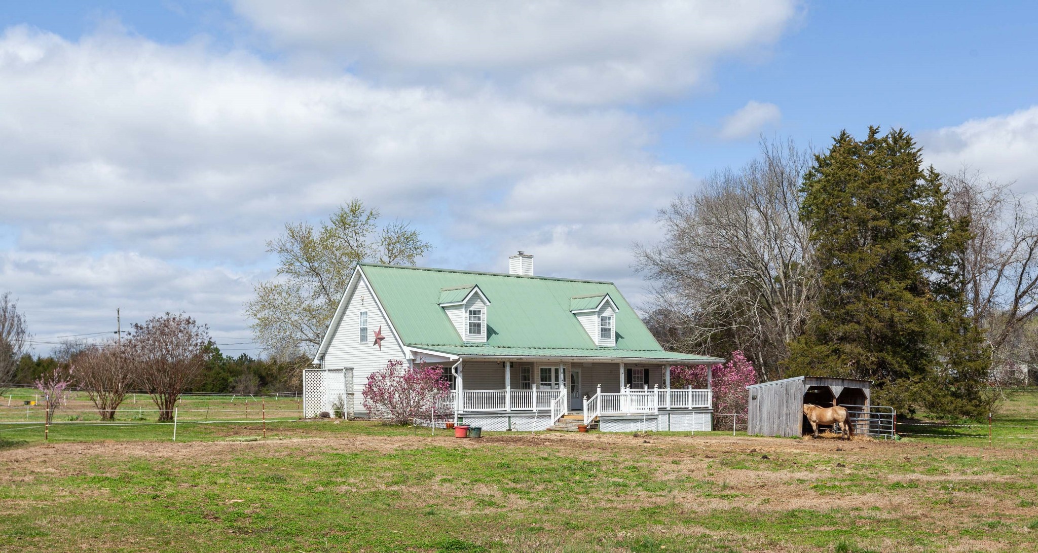 1370 McCool Road Lewisburg, TN 37091 - Photo 1 of 19 a front view of house with yard