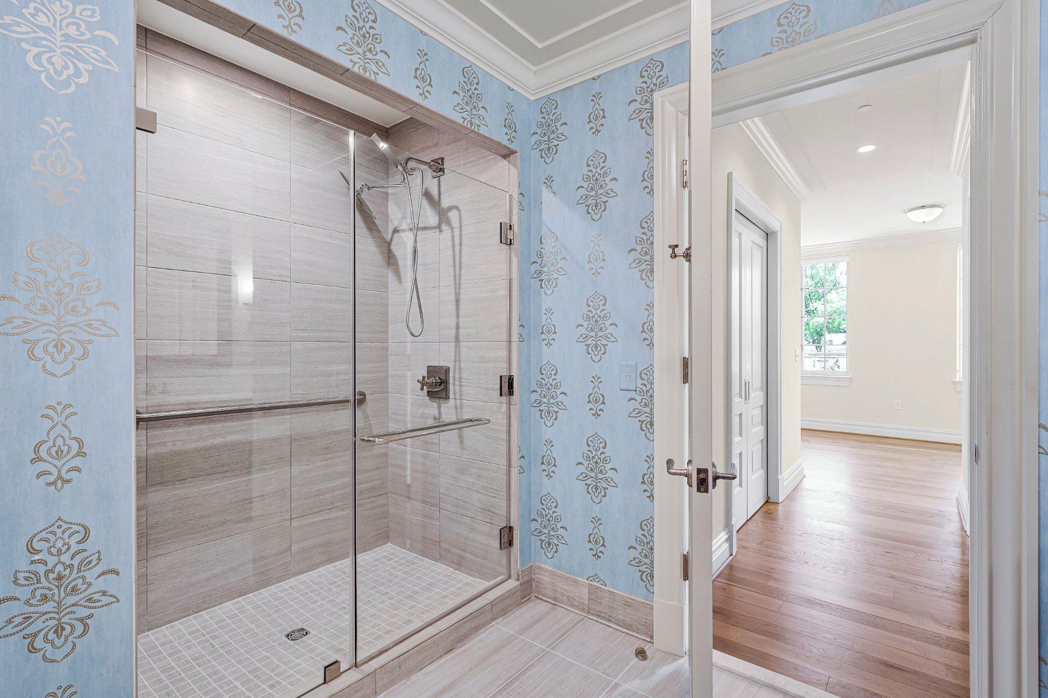 6900 Fleetwood Road, Unit 318 McLean, VA 22101 - Photo 24 of 63 a bathroom with a shower