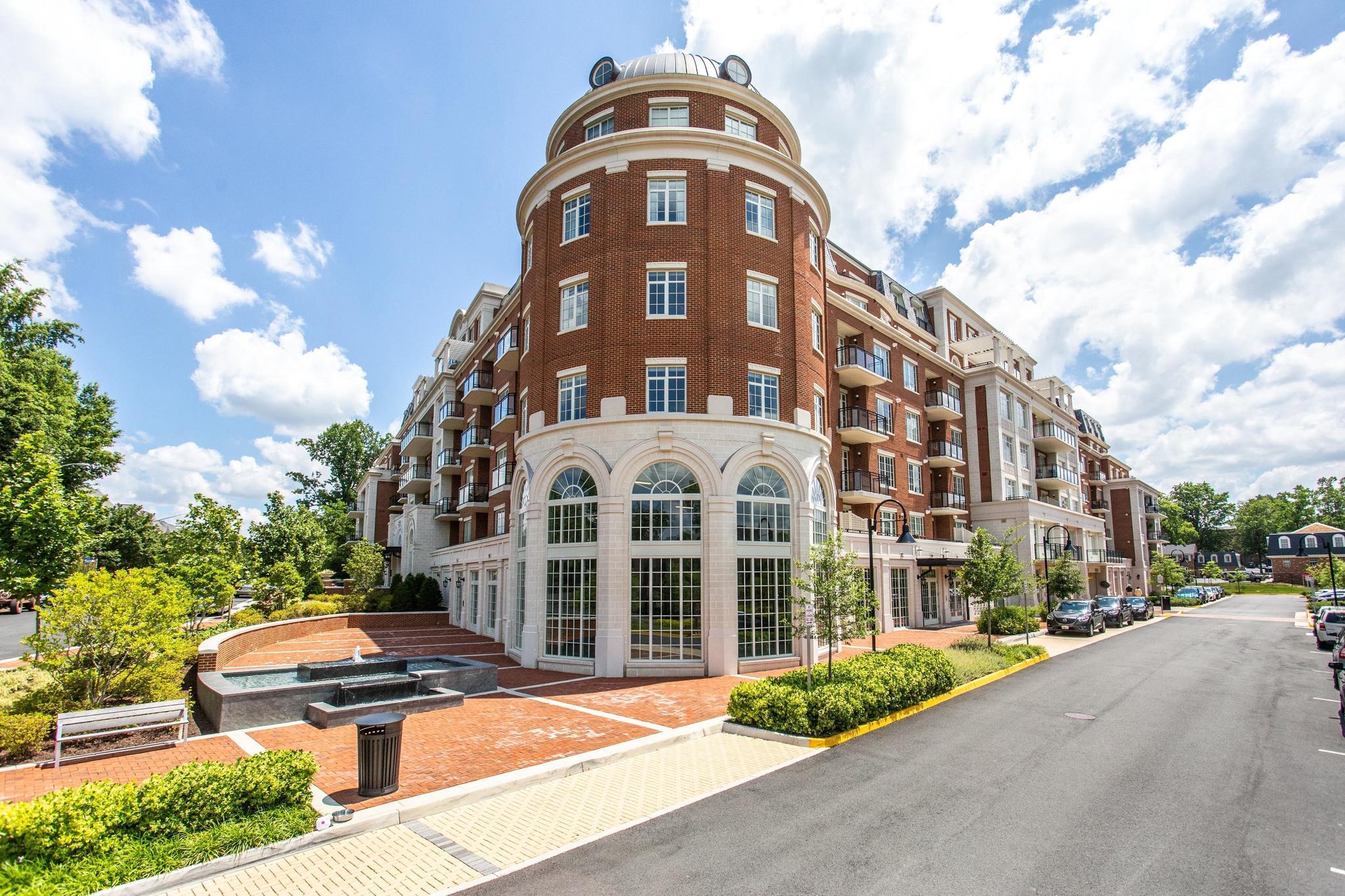 6900 Fleetwood Road, Unit 318 McLean, VA 22101 - Photo 61 of 63 a front view of a building