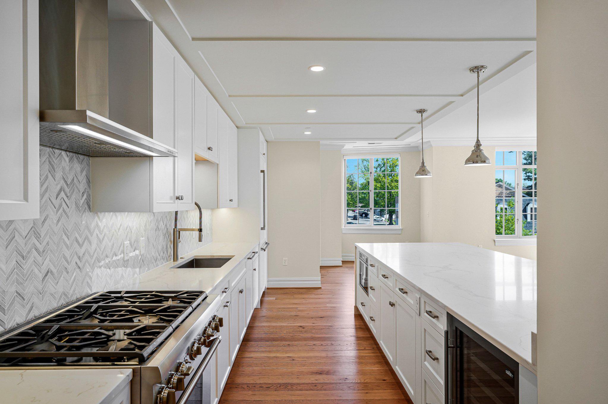 6900 Fleetwood Road, Unit 318 McLean, VA 22101 - Photo 9 of 58 Kitchen