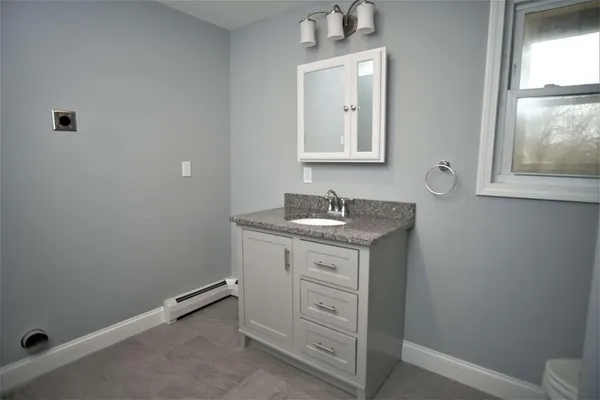 $3,000 | 211 Jefferson Avenue, Unit 1, Salem, MA 01970