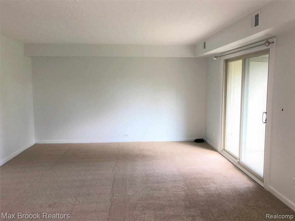 1673 Riverside Drive, Unit 1 Rochester Hills, MI 48309 - Photo 8 of 42
