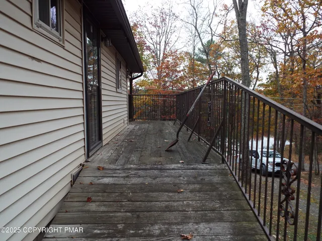 $285,000 | 141 Panorama Trail, Dingmans Ferry, PA 18328