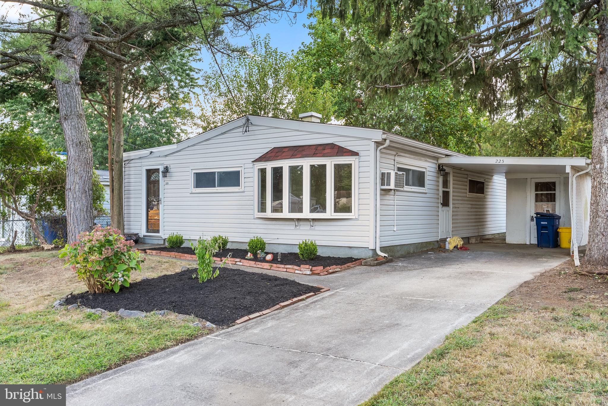 223 Ruth Avenue Maple Shade, NJ 08052 - Photo 2 of 15