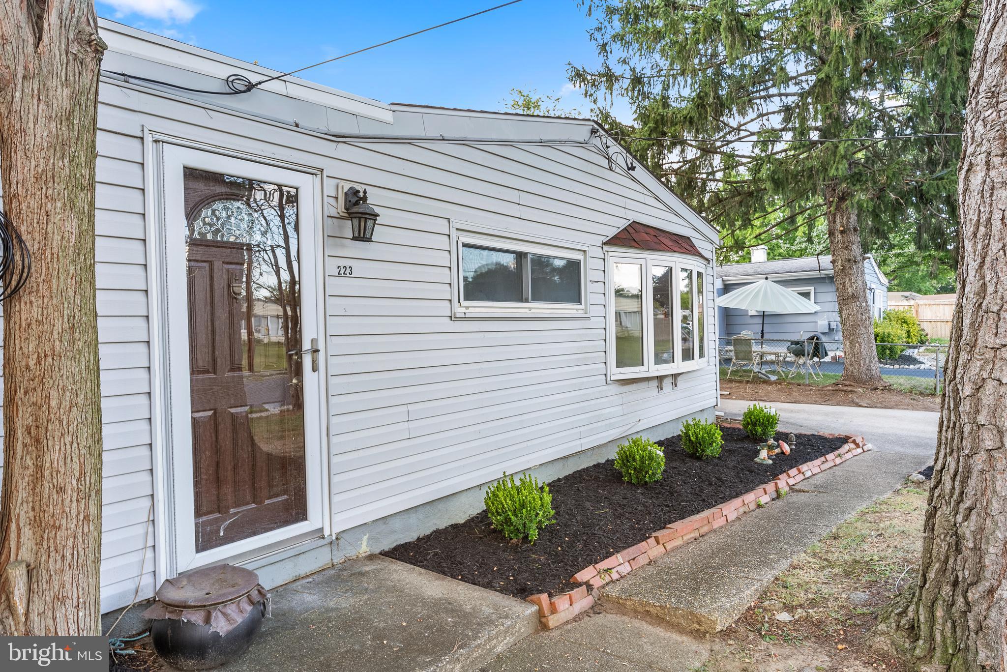 223 Ruth Avenue Maple Shade, NJ 08052 - Photo 3 of 15