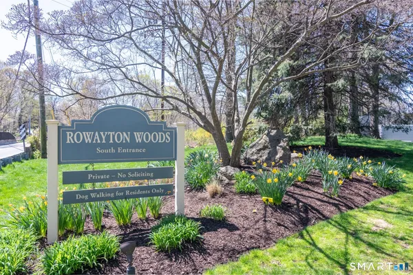 $489,000 | 32 Rowayton Woods Drive, Unit 32, Norwalk, CT 06854