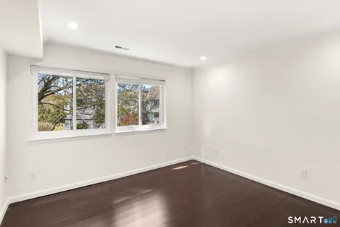 $489,000 | 32 Rowayton Woods Drive, Unit 32, Norwalk, CT 06854