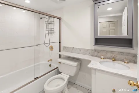 $489,000 | 32 Rowayton Woods Drive, Unit 32, Norwalk, CT 06854