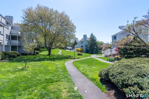 $489,000 | 32 Rowayton Woods Drive, Unit 32, Norwalk, CT 06854