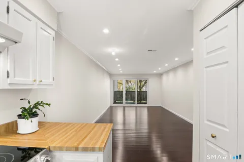 $489,000 | 32 Rowayton Woods Drive, Unit 32, Norwalk, CT 06854