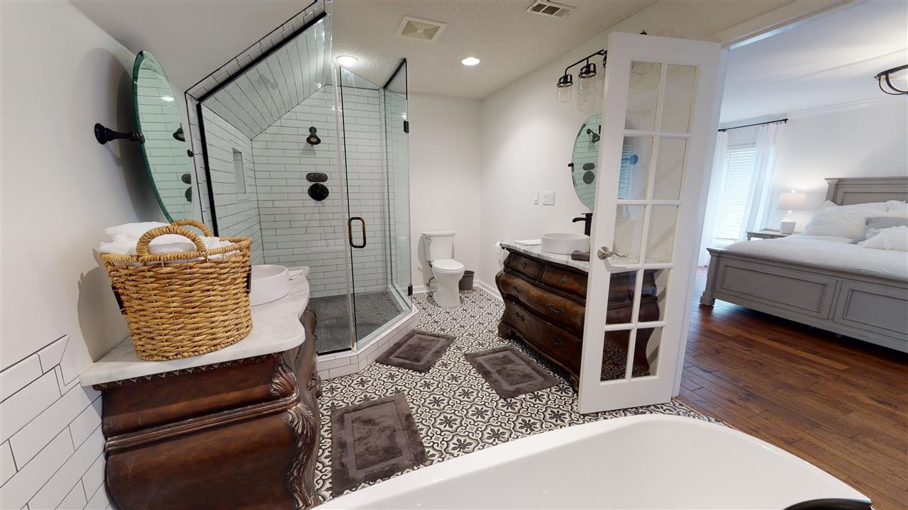 1930 Kirby Road Memphis, TN 38119 - Photo 13 of 25 Gallery Image 13