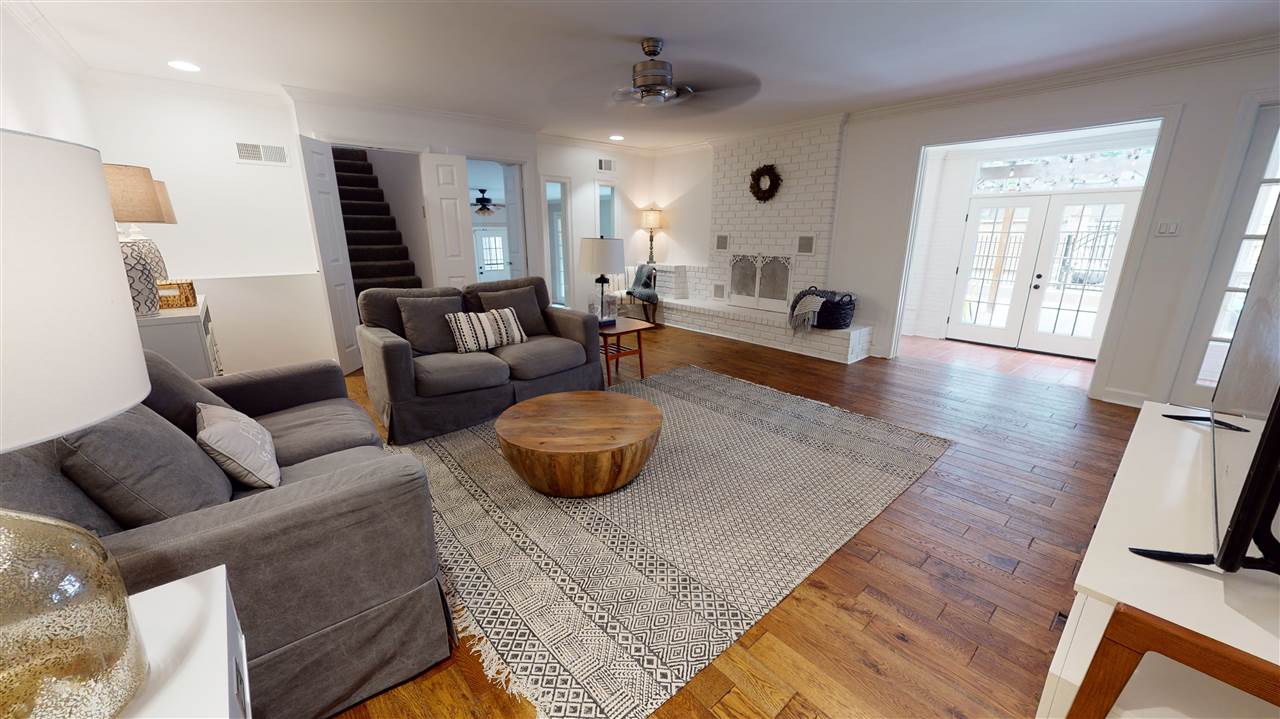 1930 Kirby Road Memphis, TN 38119 - Photo 3 of 25 Gallery Image 3