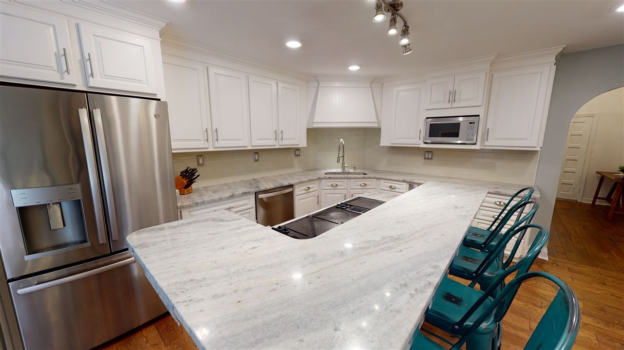 1930 Kirby Road Memphis, TN 38119 - Photo 4 of 25 Gallery Image 4