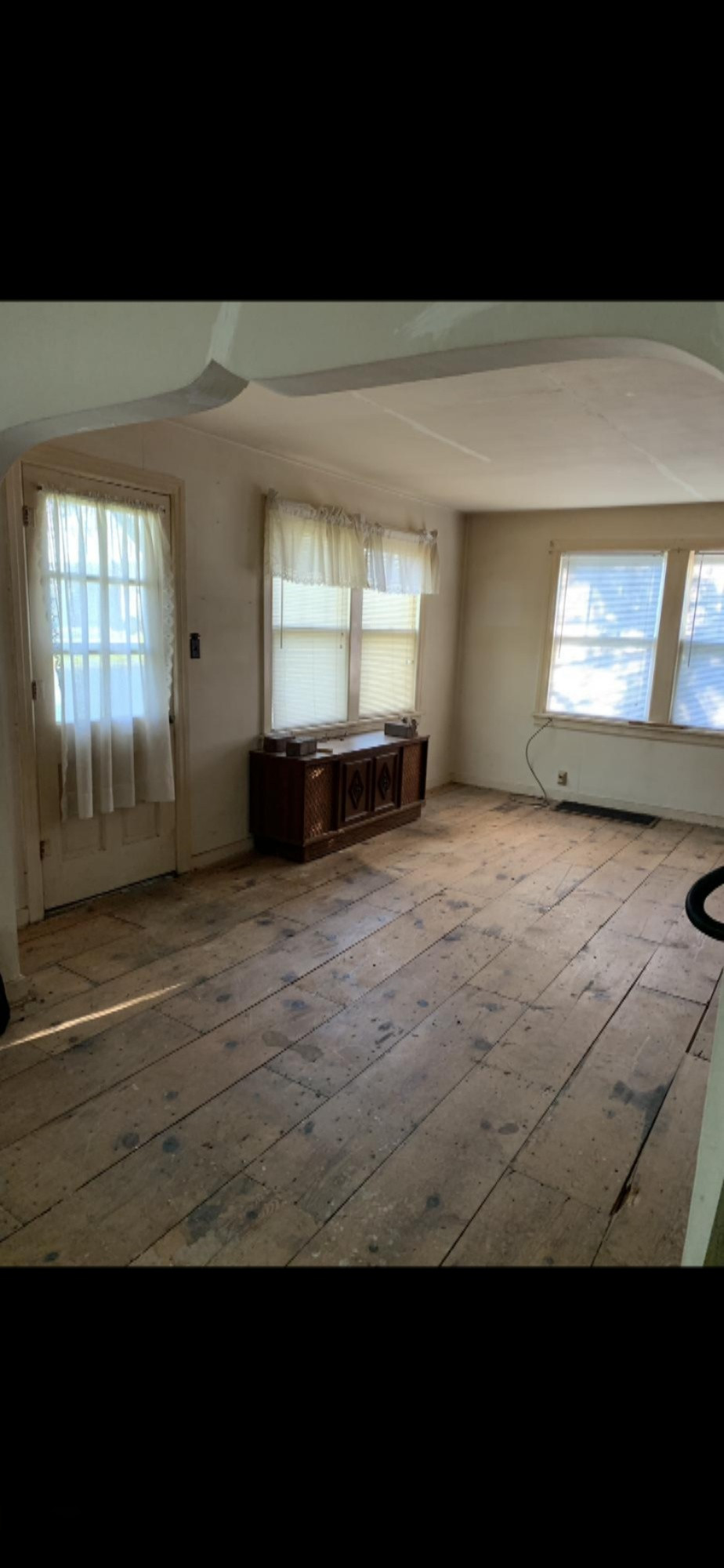 283 Ryno Road Coloma, MI 49038 - Photo 8 of 15 2AF9B24B-B1EB-4A43-BB7C-E752F23B2832