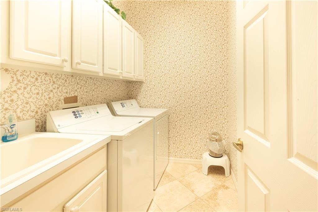5725 Lago Villaggio Way Naples, FL 34104 - Photo 8 of 47