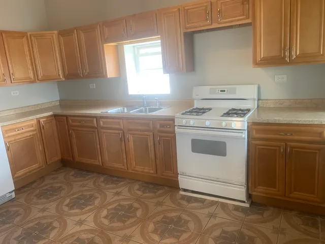 $1,650 | 1424 North Maplewood Avenue, Unit 2R, Chicago, IL 60622