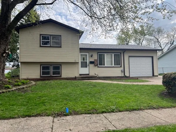 $2,200 | 1216 West 12th Street, Belvidere, IL 61008
