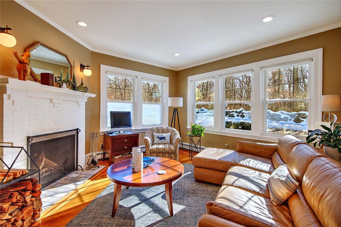 6 Alfred Stone Road Providence, RI 02906 - Photo 7 of 45