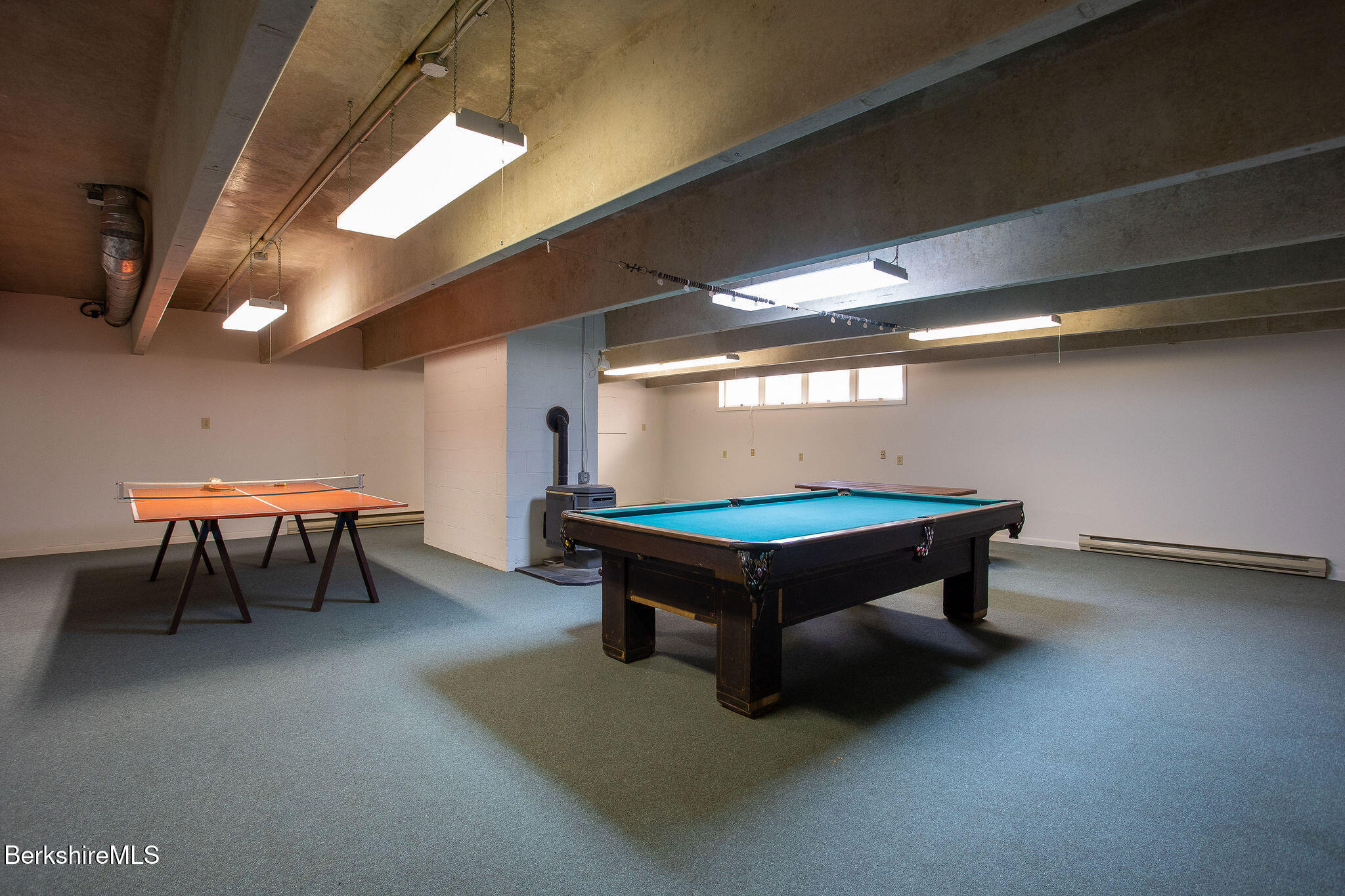 103 Gravesleigh Terrace Pittsfield, MA 01201 - Photo 41 of 46 a room with pool table