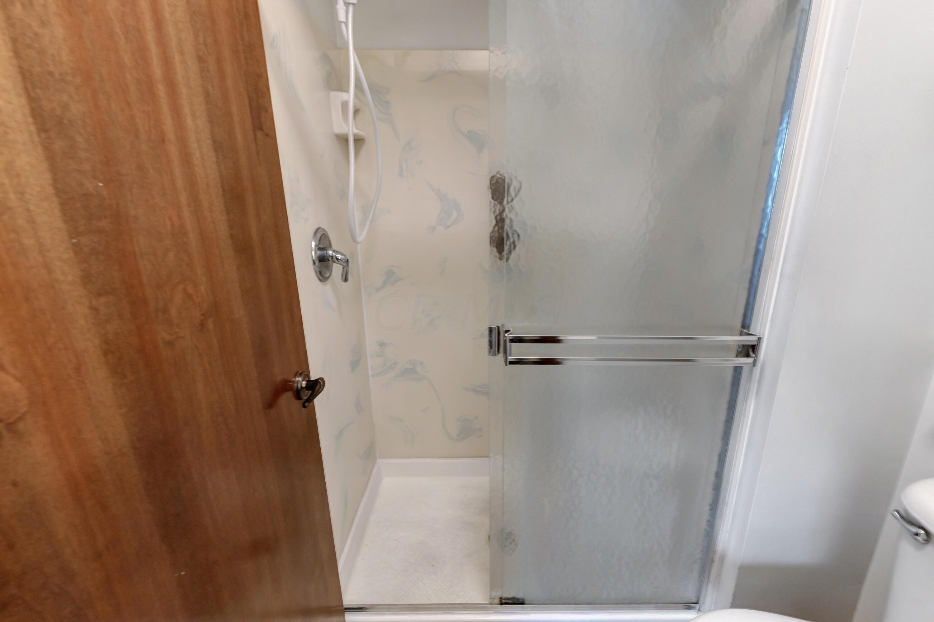 2571 Youngs Grove Road Columbus, OH 43231 - Photo 23 of 40 Owner's Bath- Nice shower