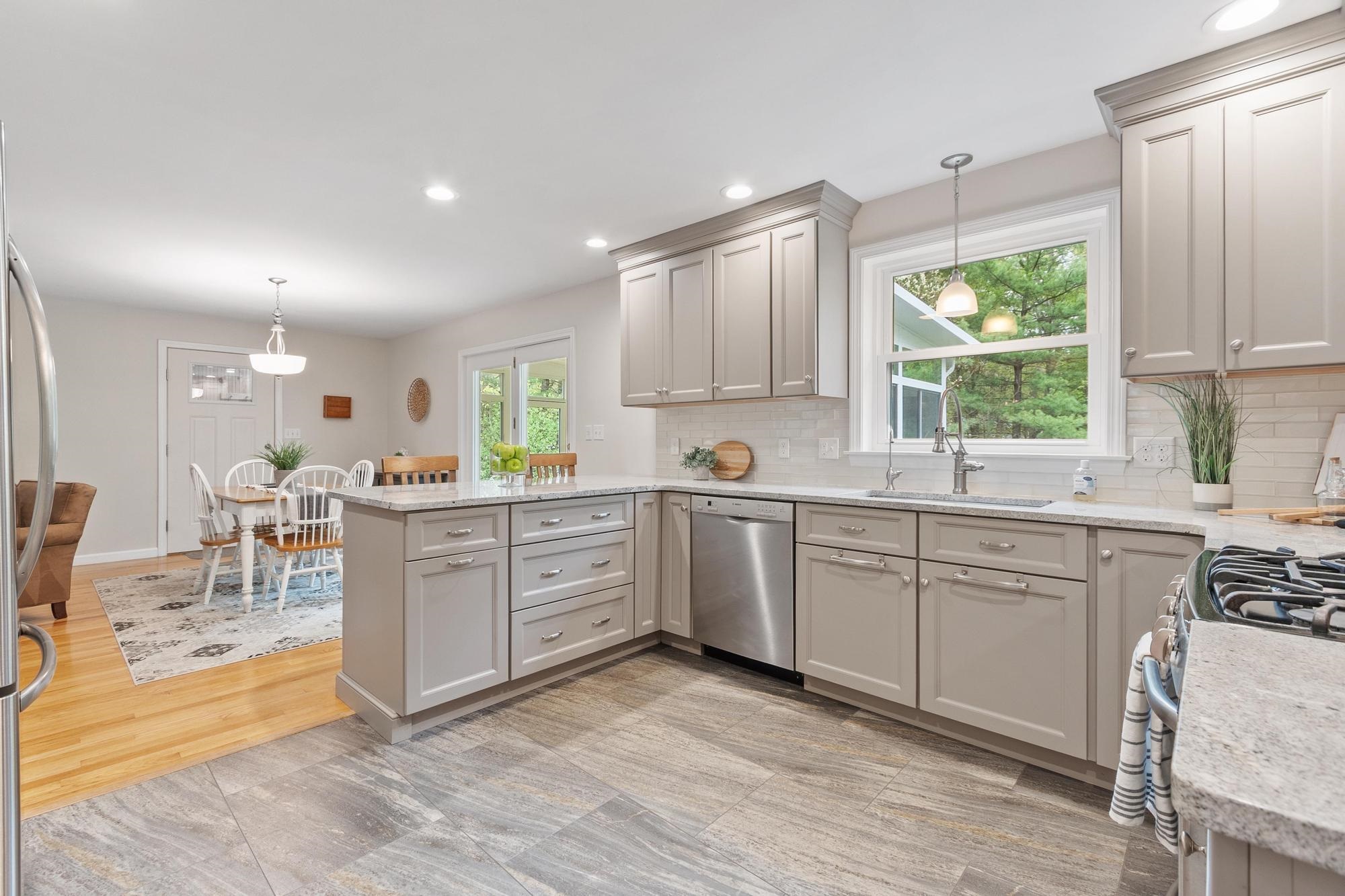 12 Aladdin Road Windham, NH 03087 - Photo 6 of 58
