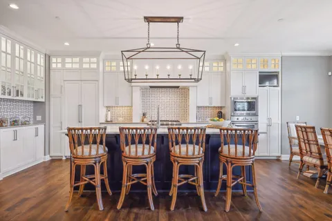 $2,875,000 | 875 Lake Street North, Unit 409, Wayzata, MN 55391