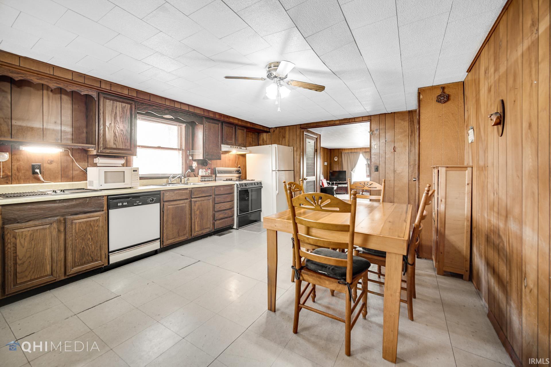 3947 North Lake Road Monticello, IN 47960 - Photo 3 of 21