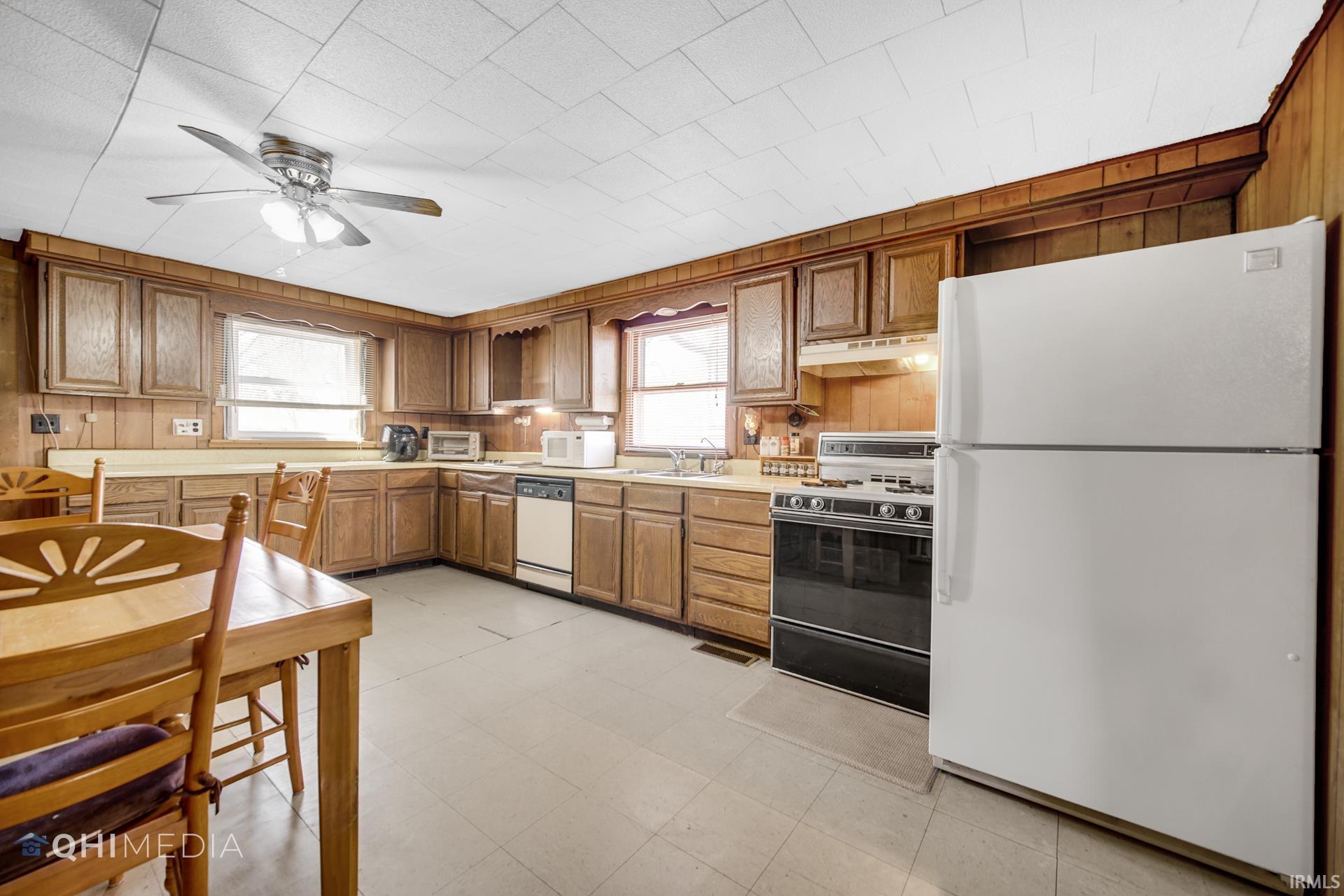 3947 North Lake Road Monticello, IN 47960 - Photo 4 of 21