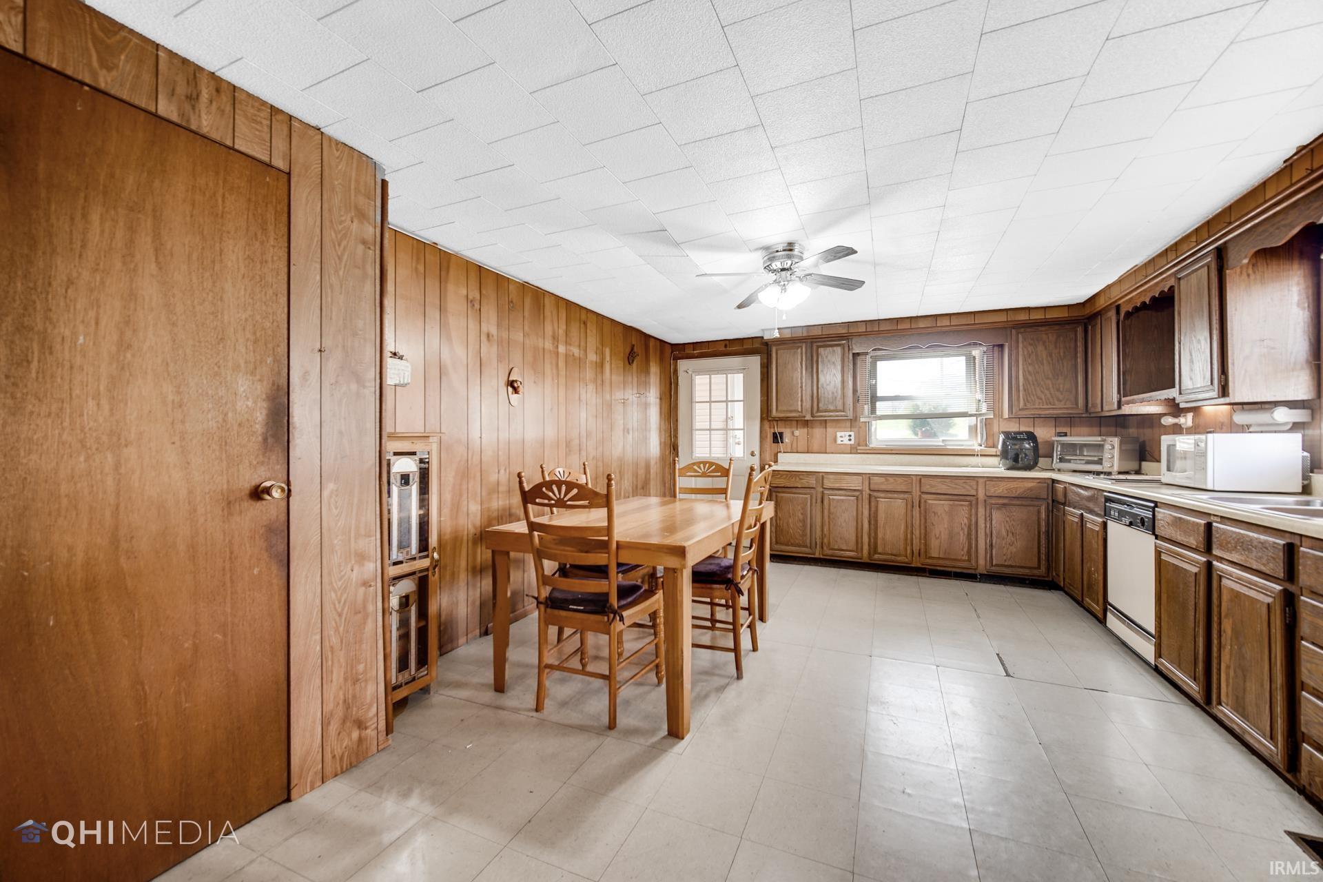 3947 North Lake Road Monticello, IN 47960 - Photo 5 of 21