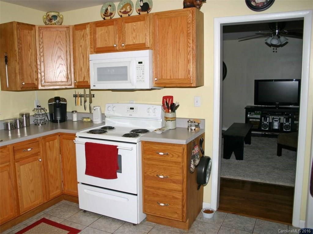 294 Chelsea Road Waynesville, NC 28786 - Photo 8 of 24