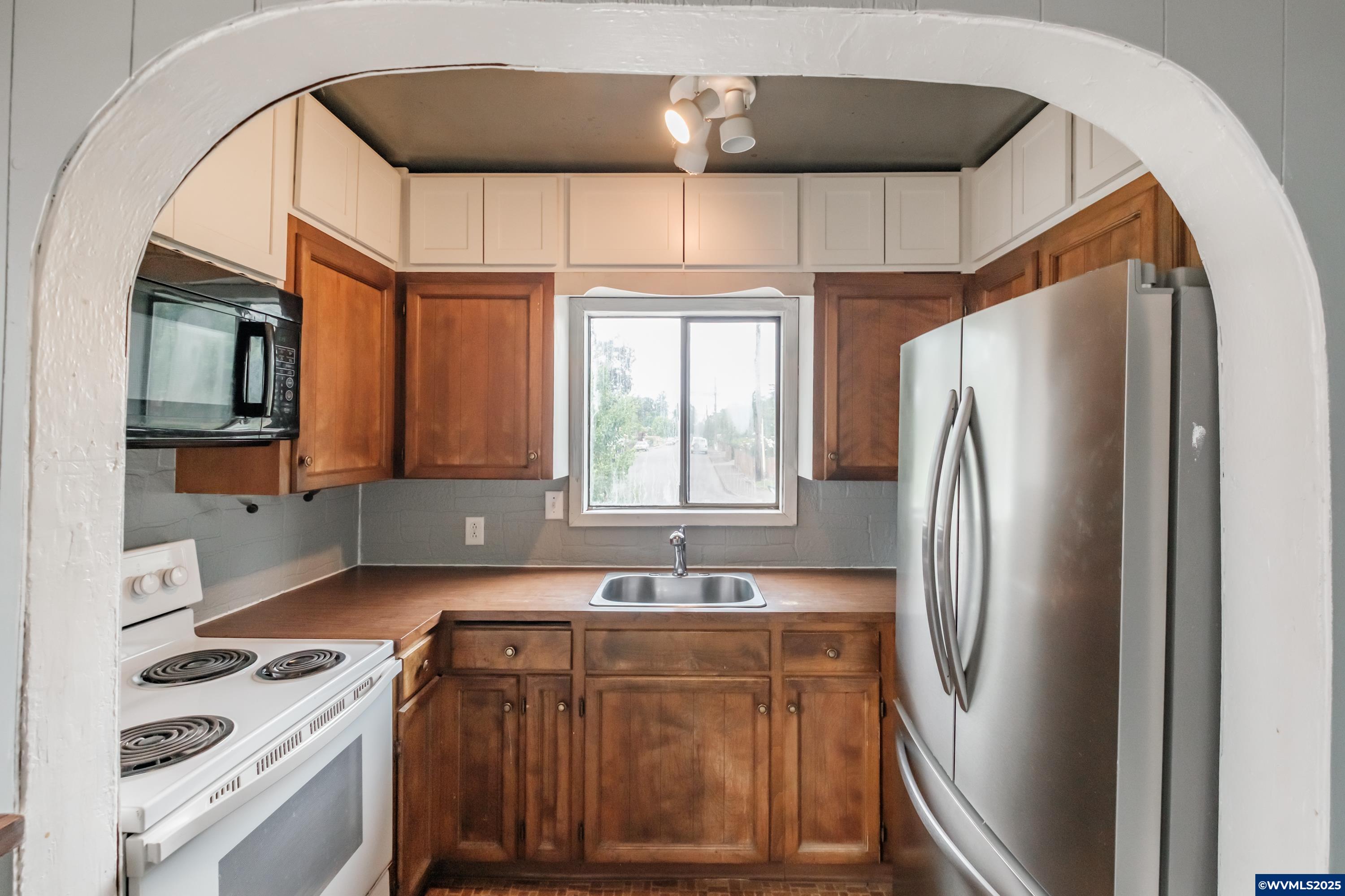 2095 Carleton Way Northeast Salem, OR 97301 - Photo 18 of 49