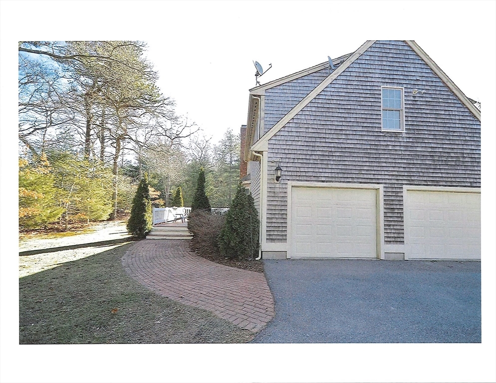 8 Tiffany Road Bourne, MA 02532 - Photo 6 of 12