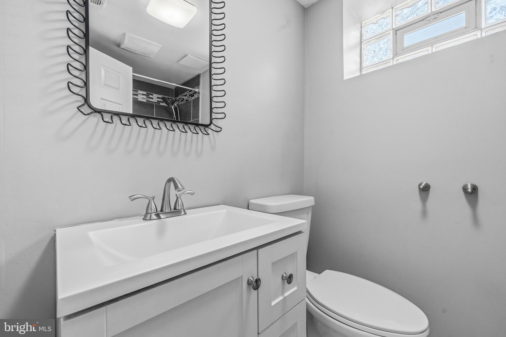 9707 Saxony Road Silver Spring, MD 20910 - Photo 28 of 46