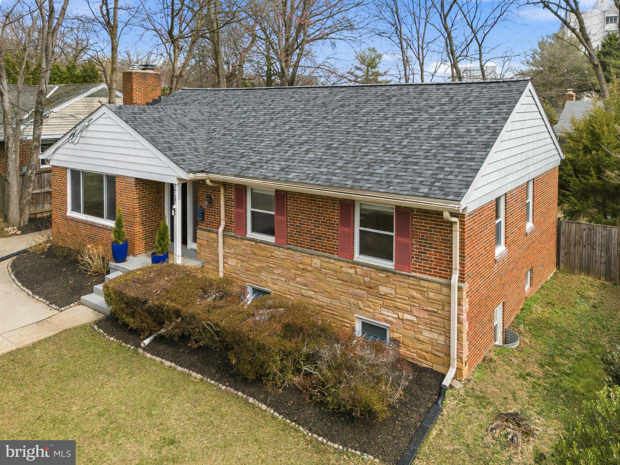 9707 Saxony Road Silver Spring, MD 20910 - Photo 35 of 46