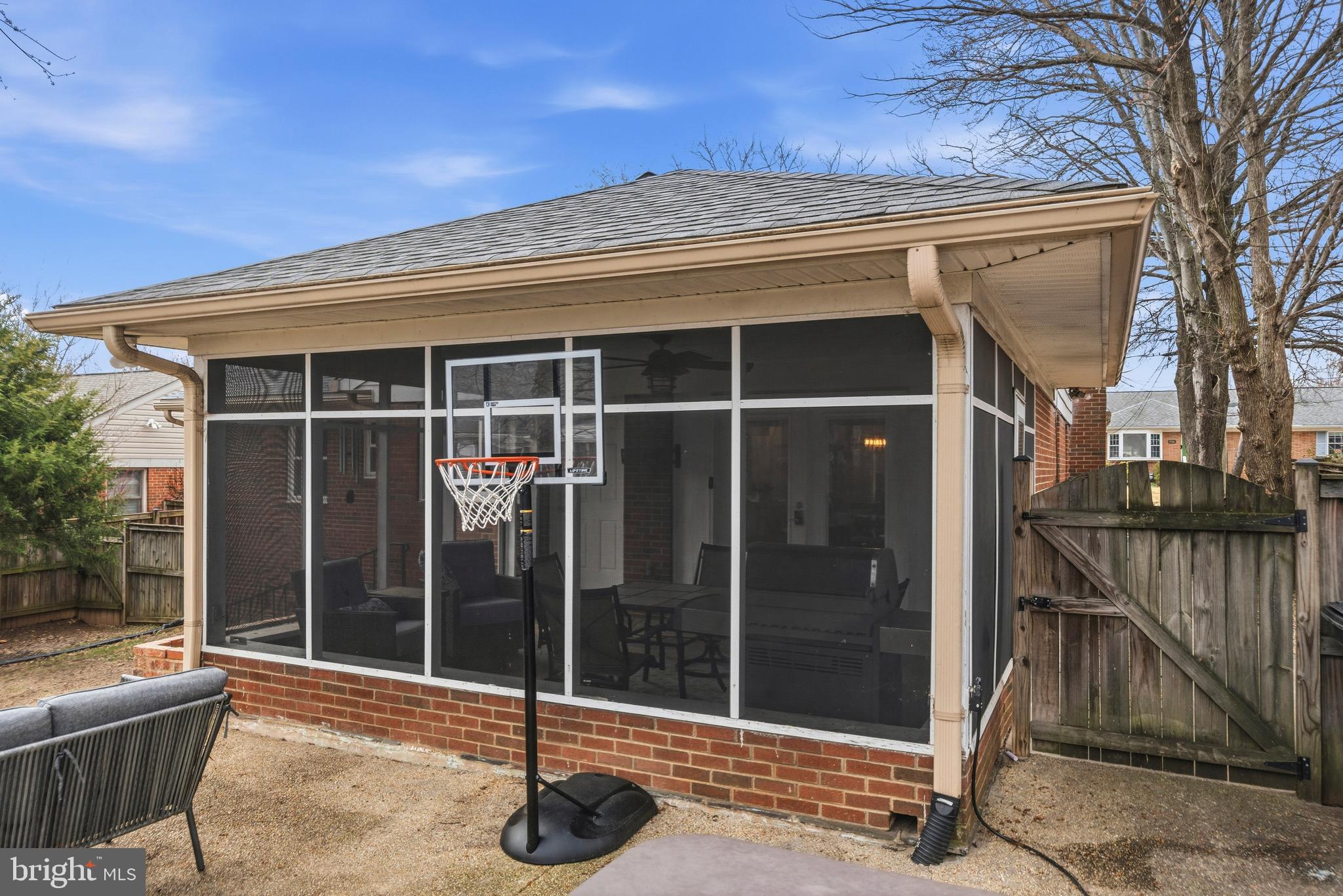 9707 Saxony Road Silver Spring, MD 20910 - Photo 40 of 46