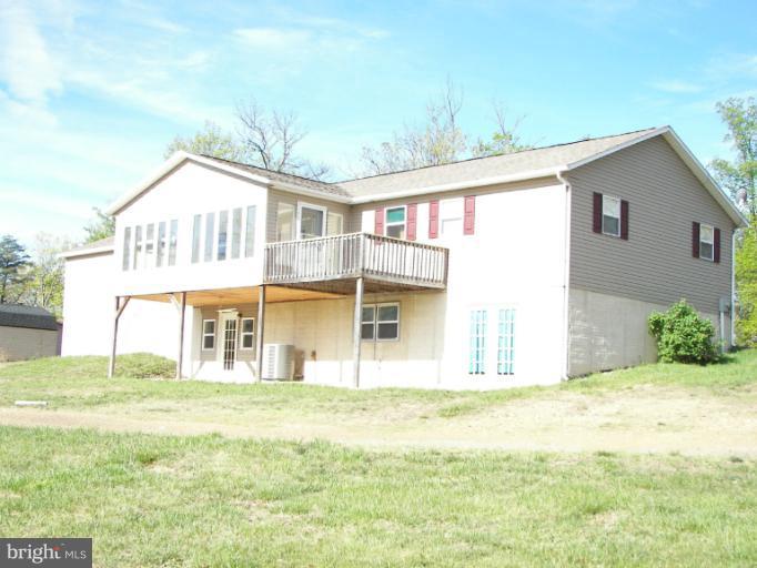 Exterior (Rear)
