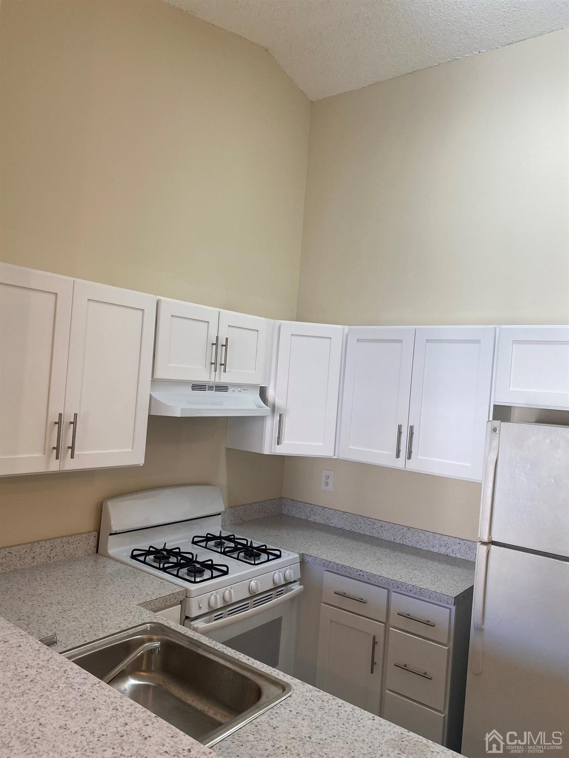 430 Edpas Road New Brunswick, NJ 08901 - Photo 5 of 18