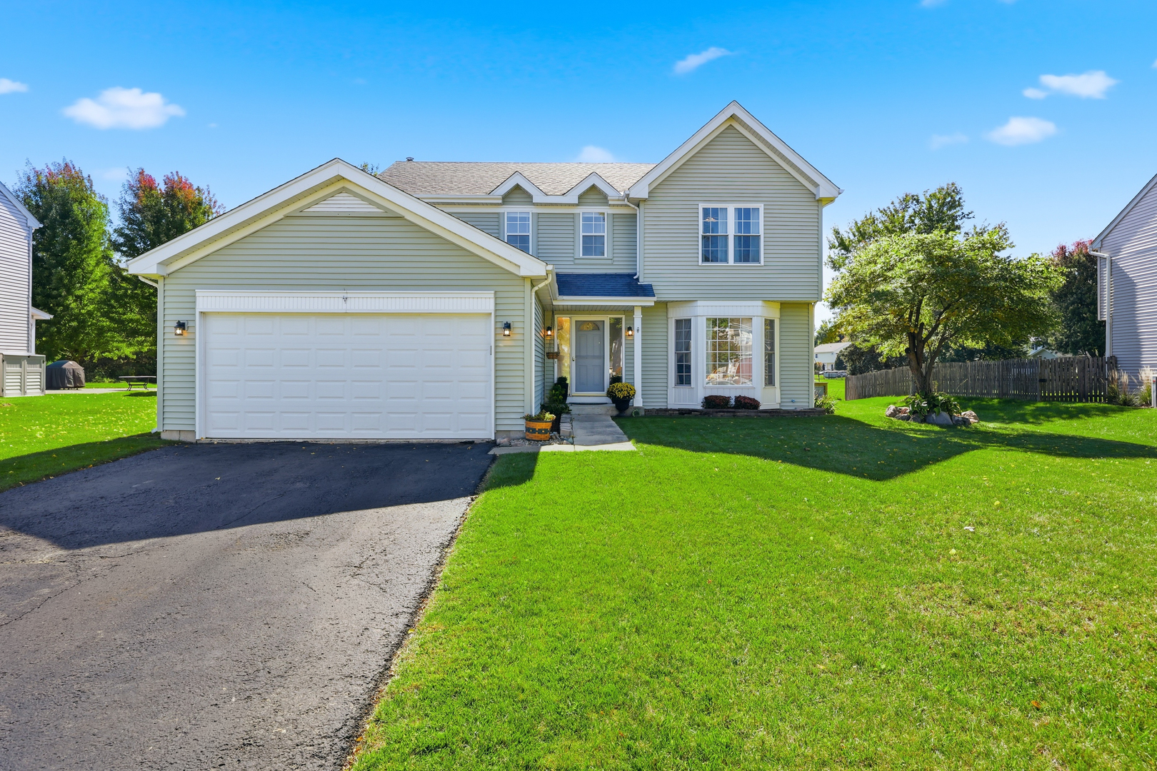 997 Village Road Crystal Lake, IL 60014 - Photo 3 of 33 Gallery Image 3