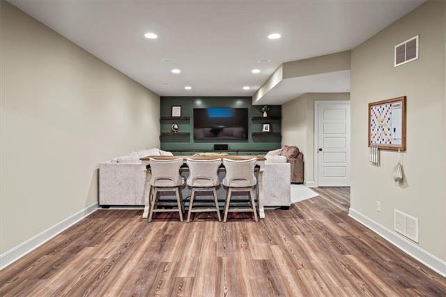16610 West 165th Street Olathe Ks, Does Your Hardwood Floor Need To Match Trimblestone Fireplace