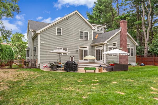 131 Upland Road Newton, MA 02468 - Photo 5 of 27