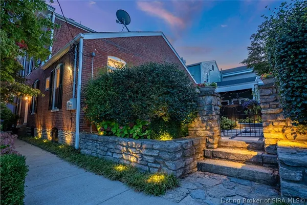 $599,900 | 204 West 3rd Street, Madison, IN 47250