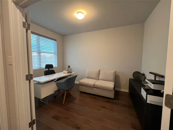 $2,600 | 107 Hornbill Drive, Hutto, TX 78634